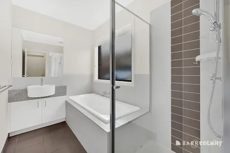 Property photo of 4 Grattan Street South Morang VIC 3752