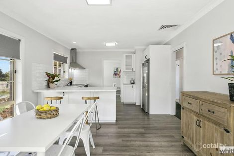 2/80 Mulquiney Cres, Highton, VIC 3216