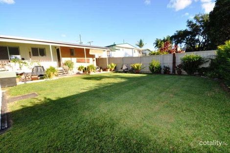 19 Ridgeway Ave, Southport, QLD 4215