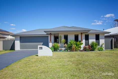 24 Shantull Dr, Wallabi Point, NSW 2430