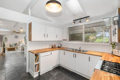 Property photo of 64 Carbenet Drive Hackham SA 5163
