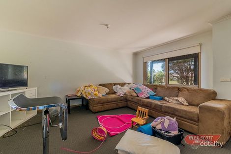Property photo of 32 Pommel Street Pakenham VIC 3810
