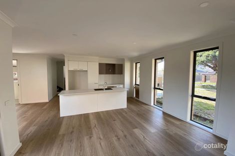 Property photo of 1/69 Lane Crescent Reservoir VIC 3073