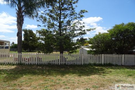 40 Roberts St, Collie, WA 6225