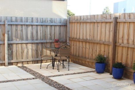 Property photo of 5/1-5 Heversham Grove Greenvale VIC 3059