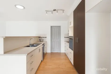 Property photo of 8 Jackson Court Crows Nest QLD 4355