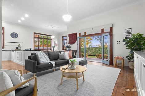 Property photo of 35 Girton Crescent Manifold Heights VIC 3218