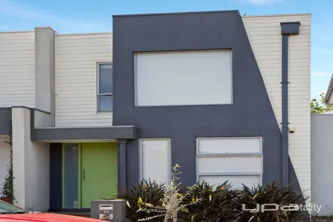 Property photo of 10 Jolimont Street Caroline Springs VIC 3023