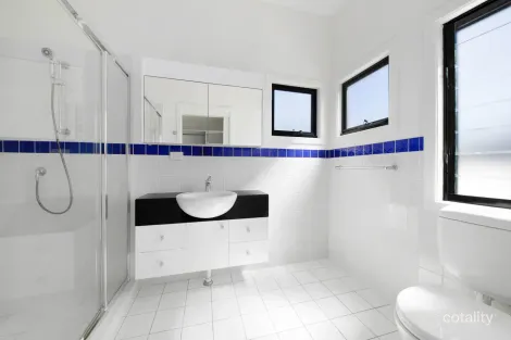 Property photo of 42 Rawlins Street Kangaroo Point QLD 4169