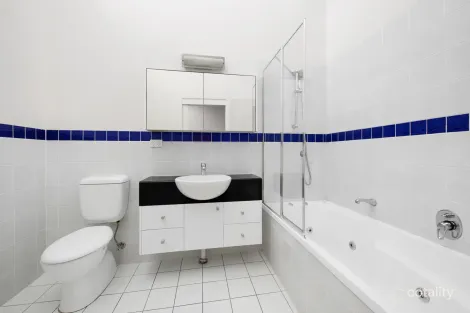 Property photo of 42 Rawlins Street Kangaroo Point QLD 4169