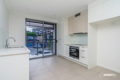 Property photo of 28/3028 The Boulevarde Carrara QLD 4211