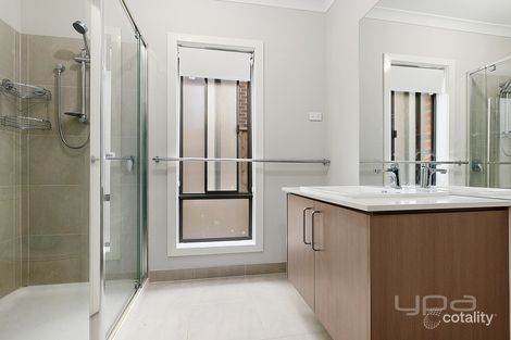 Property photo of 44 Auburn Drive Fraser Rise VIC 3336