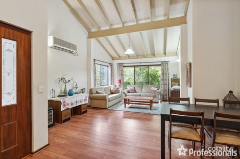 6 Boonooloo Ct, Kalamunda, WA 6076