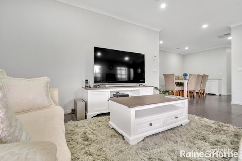 Property photo of 35 Peppertree Parade Craigieburn VIC 3064