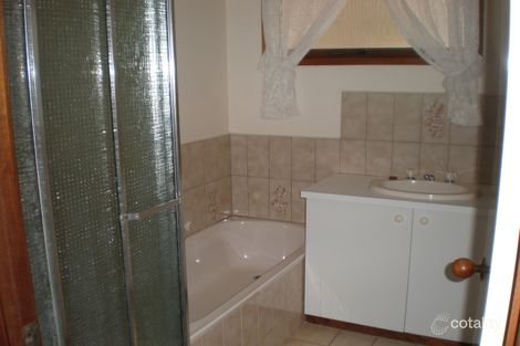 Property photo of 48 Redwood Drive Strathfieldsaye VIC 3551
