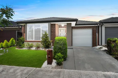 24 Colonnade St, Clyde North, VIC 3978