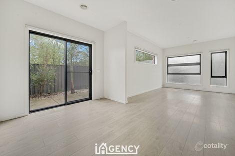 Property photo of 2 Feodora Crescent Narre Warren VIC 3805