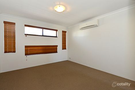 Property photo of 4 Ripplevale Circle Carramar WA 6031
