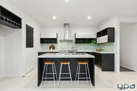 Property photo of 22 Tanoa Crescent Point Cook VIC 3030