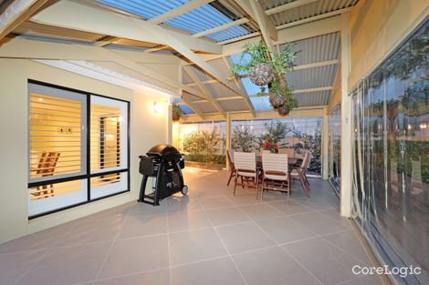 Property photo of 16 Sovereign Manors Crescent Rowville VIC 3178