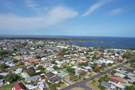 Property photo of 28 Toonalook Parade Paynesville VIC 3880