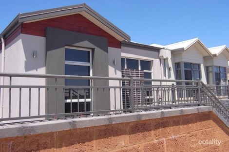 7 Macquarie Bend, Ellenbrook, WA 6069