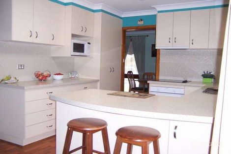 Property photo of 7 Tinga Crescent Kooringal NSW 2650