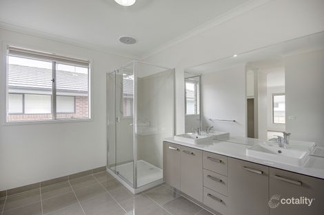 Property photo of 5 Dobie Court North Geelong VIC 3215