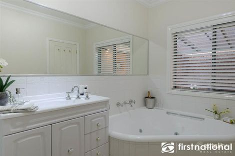 Property photo of 34 Balmain Drive Berwick VIC 3806