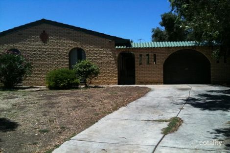 4 Manly Cct, West Lakes Shore, SA 5020