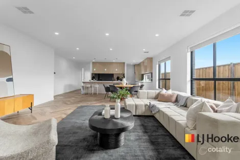 Property photo of 33 Lollipop Crescent Sunbury VIC 3429