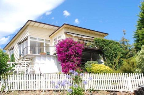 2 Sunnyside Rd, Lindisfarne, TAS 7015