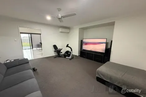 Property photo of 6 Wedgeleaf Place Ashfield QLD 4670