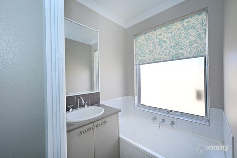 Property photo of 1 Nalgan Court Carramar WA 6031