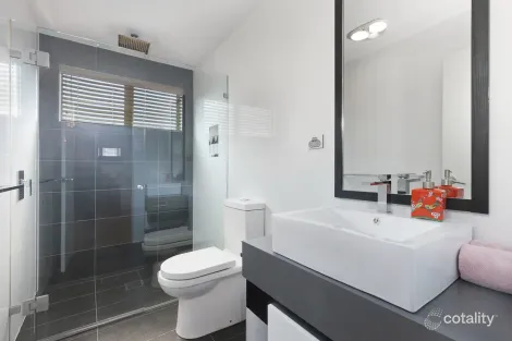 Property photo of 51 Beveridge Crescent Forde ACT 2914