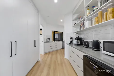 Property photo of 20 Barber Drive Eimeo QLD 4740