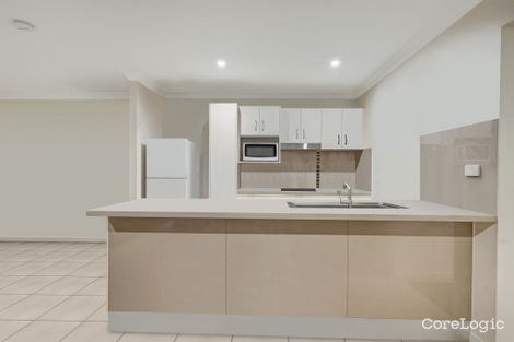 Property photo of 1/20A Hollanders Crescent Kelso QLD 4815