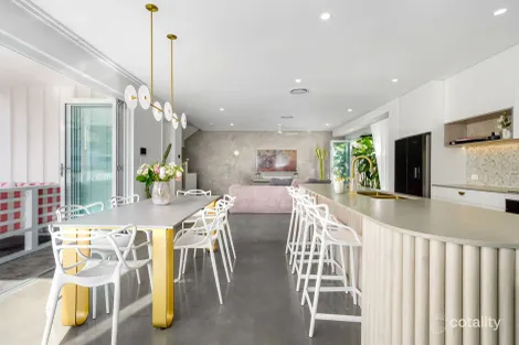 1/4 Twenty Eighth Ave, Palm Beach, QLD 4221