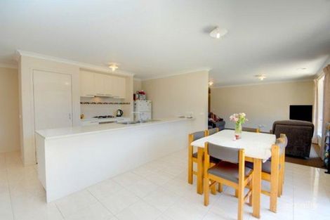 Property photo of 6 Avenwood Close Canadian VIC 3350