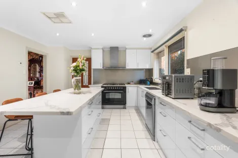 Property photo of 11 Colwyn Court Donvale VIC 3111