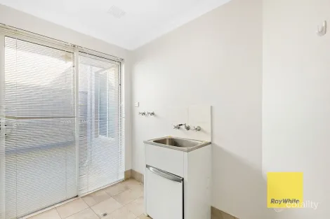 Property photo of 51 Panozza Circle Maddington WA 6109