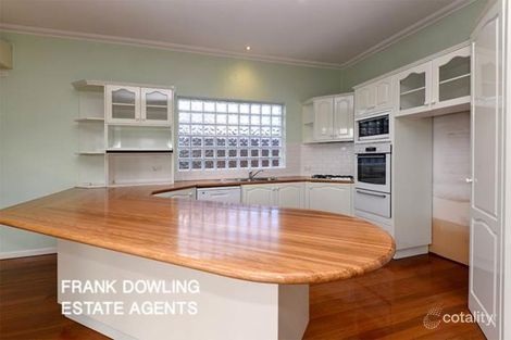 Property photo of 10 Peterleigh Grove Essendon VIC 3040