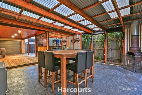Property photo of 40 Honeyeater Way Pakenham VIC 3810