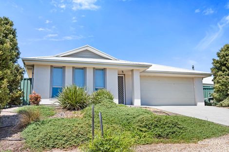 Property photo of 8 Shields Crescent Encounter Bay SA 5211