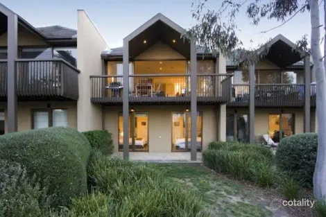 14 ST ANDREWS CT, CHIRNSIDE PARK, VIC 3116