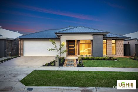 Property photo of 12 Revelwood Way Clyde North VIC 3978