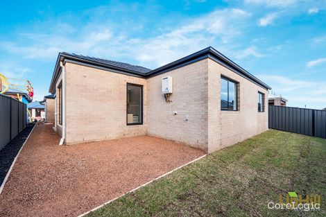 Property photo of 12 Revelwood Way Clyde North VIC 3978