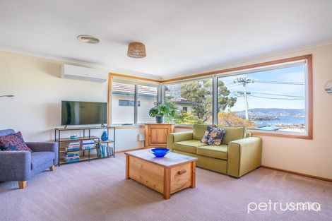 Property photo of 19 Malunna Road Lindisfarne TAS 7015