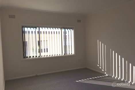 Property photo of 2/163 Windang Road Windang NSW 2528