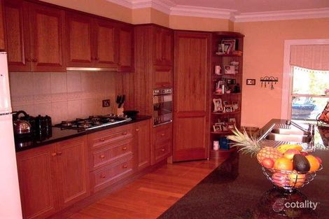 Property photo of 21 Wendouree Parade Caroline Springs VIC 3023
